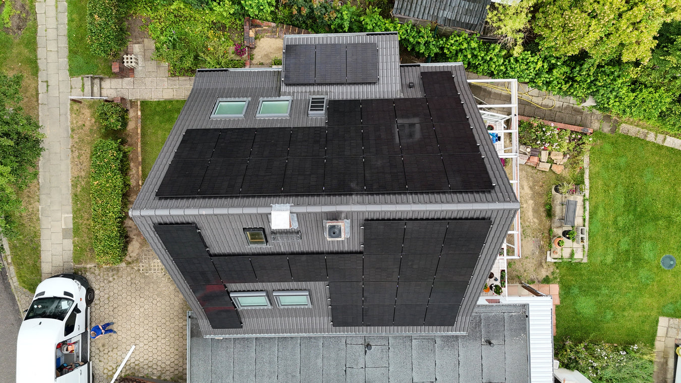 PV-Anlage auf einem Einfamilienhaus in Hamburg - installiert von Autaris Energy