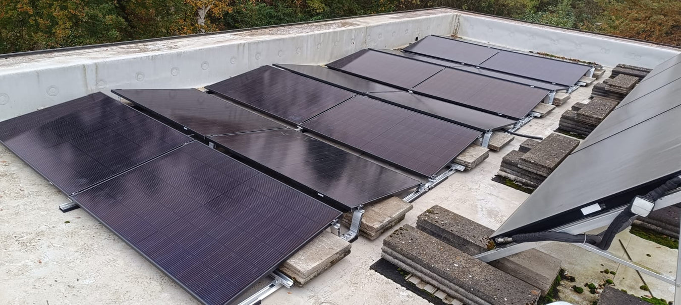 Photovoltaikanlage auf einem Flachdach in Hannover - installiert von Autaris Energy